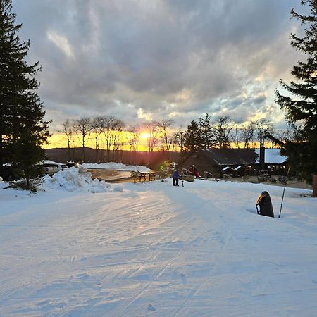 Sunset Cottage Motel Ligonier Екстер'єр фото