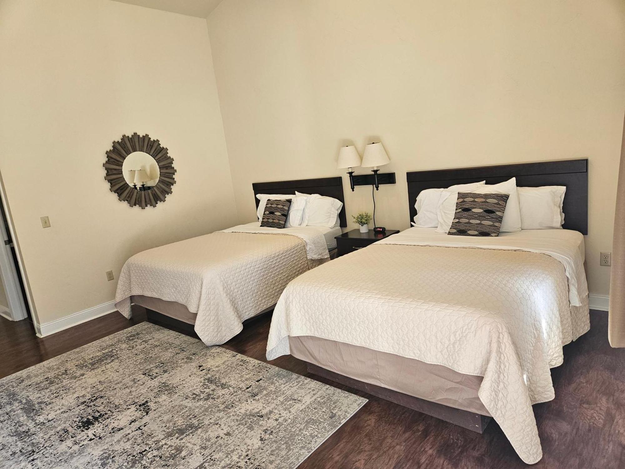 Sunset Cottage Motel Ligonier Екстер'єр фото